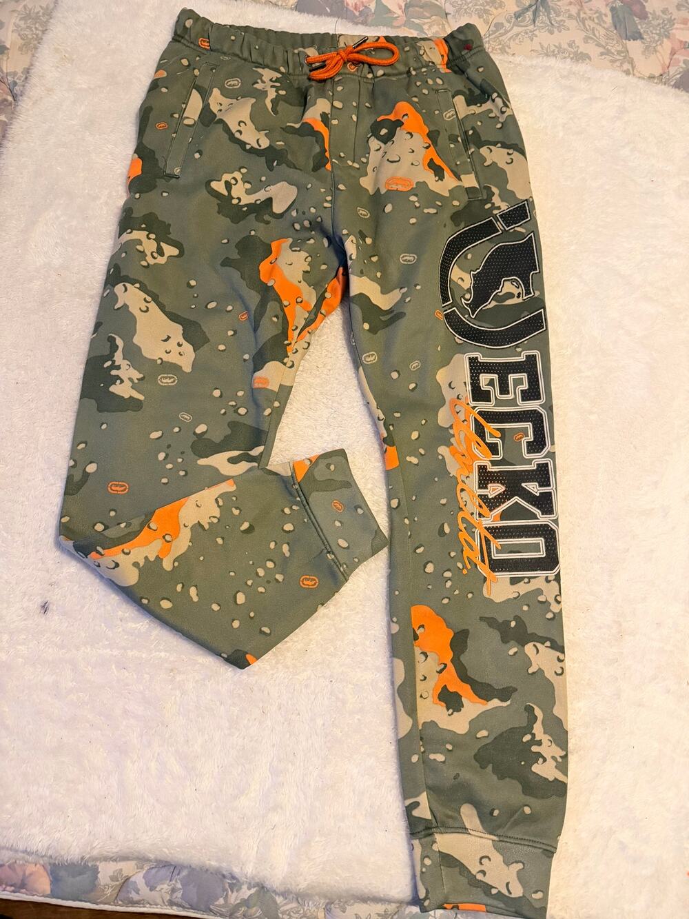 Ecko Unltd Camo Jogger Pants Mens M Orange Logo Streetwear NWOT